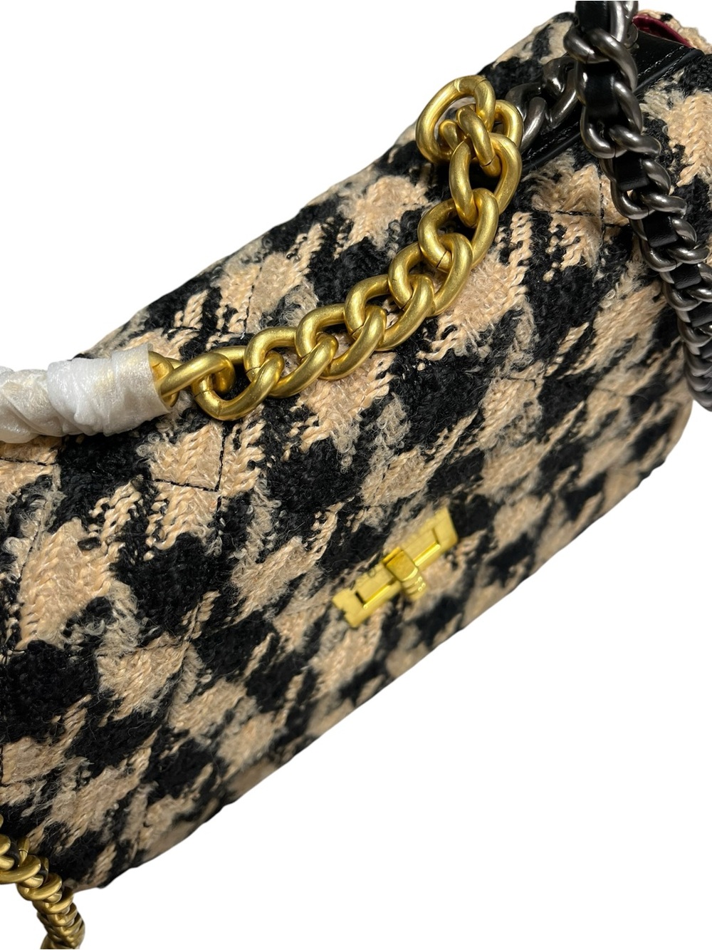 Houndstooth Tweed Black and Beige Flap Bag w/Chain Strap - Picture 4 of 8